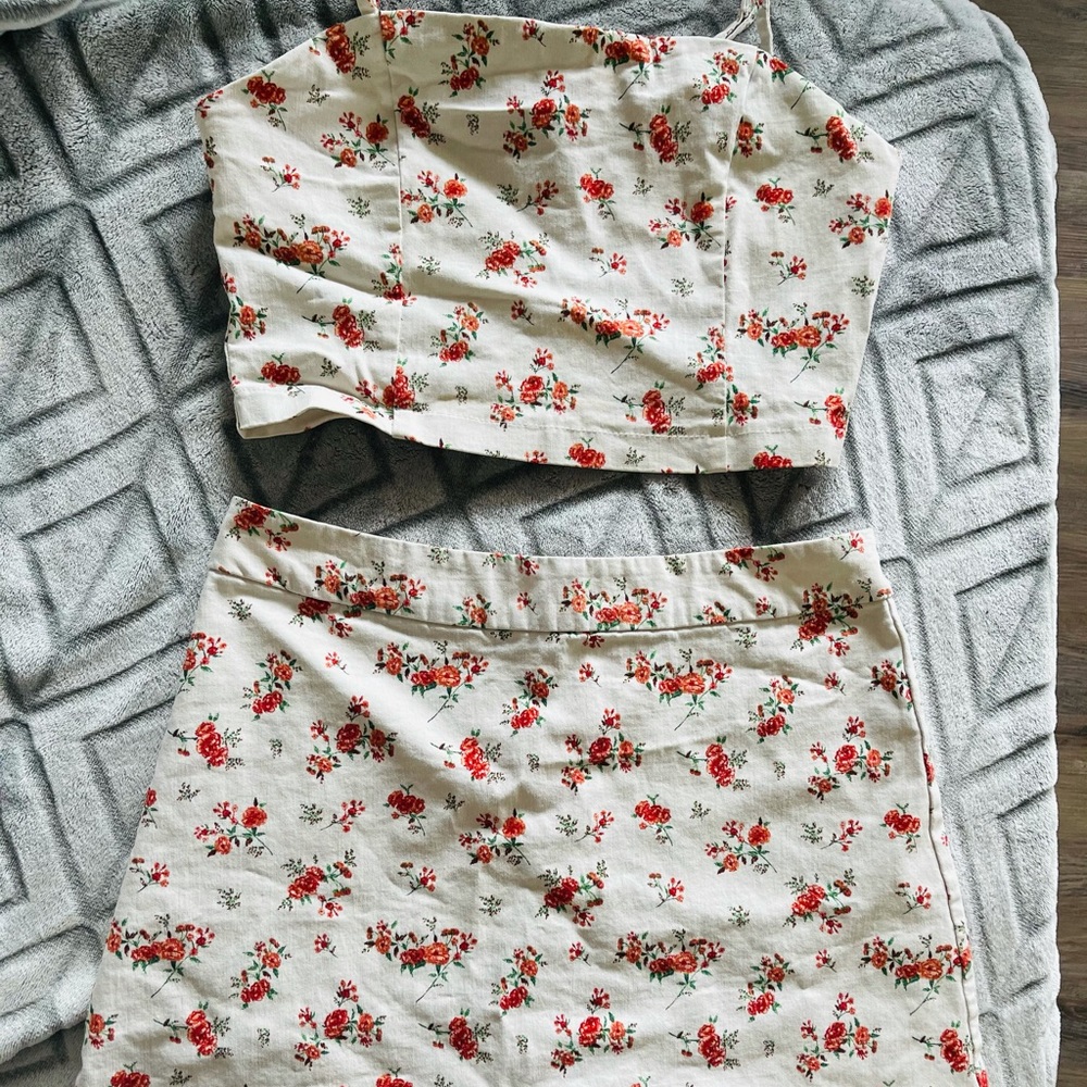 Forever 21 Floral Print Top & Mini Skirt Set
